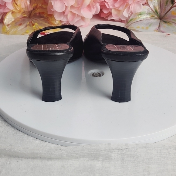 Aerology by AER0SOLES Sling Pump Open Toe Beige Leather Rubber Sole Size: 7 - Picture 6 of 12